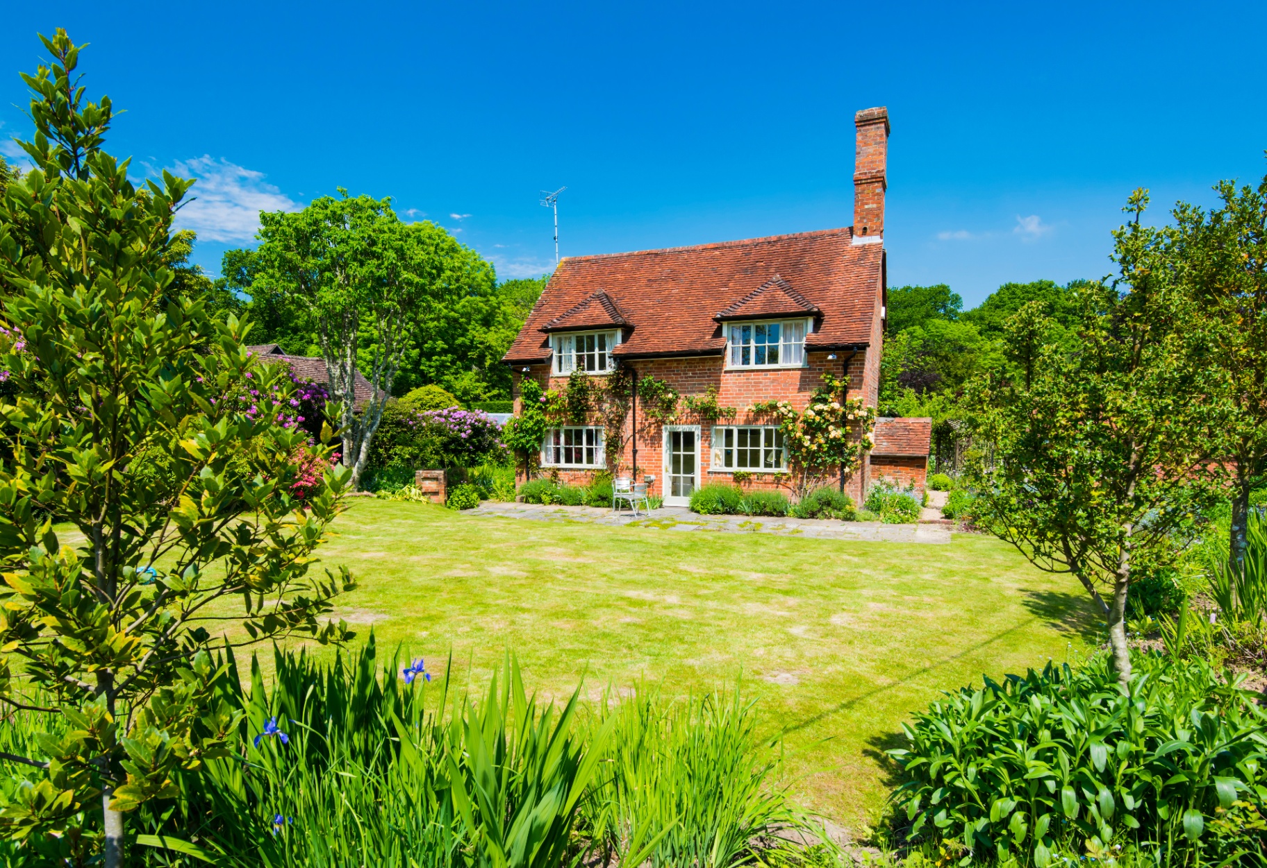 Charming cottage with a garden